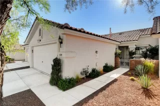 Photo #3: 2229107 Listing 