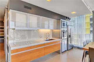 Photo #3: 2229165 Listing