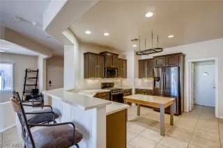 Photo #3: 2229184 Listing