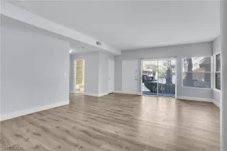 Photo #3: 2229191 Listing 