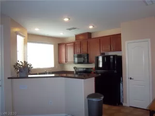 Photo #3: 2229285 Listing 