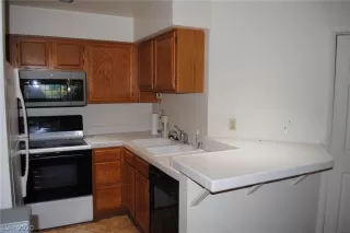 Photo #4: 2229287 Listing