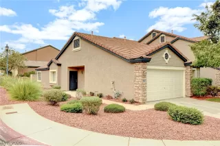 Photo #1: 2229304 Listing