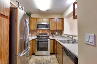 Photo #4: 2229340 Listing 