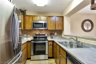 Photo #5: 2229340 Listing 