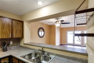 Photo #6: 2229340 Listing 