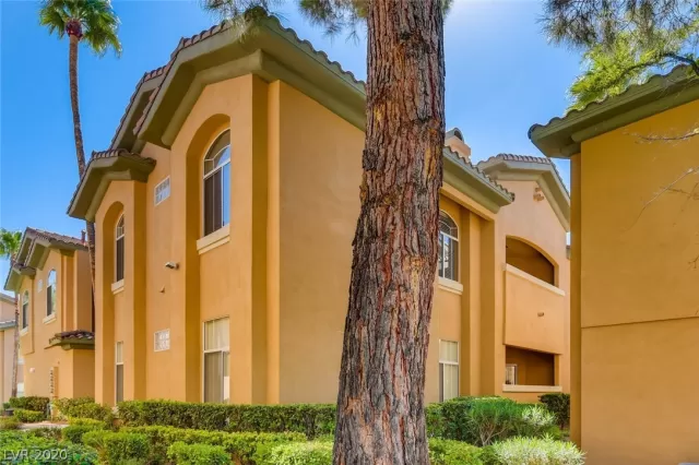 MLS: 2229351 Condo For Sale