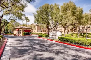 Photo #1: 2229351 Listing 