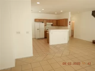 Photo #4: 2229360 Listing 