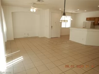 Photo #5: 2229360 Listing 