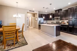 Photo #5: 2229362 Listing