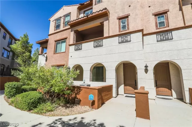 MLS: 2229373 Condo For Sale