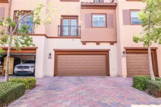 Photo #1: 2229373 Listing 