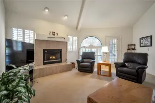 Photo #5: 2229392 Listing 