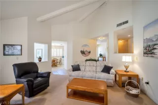 Photo #6: 2229392 Listing 