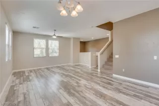 Photo #3: 2229401 Listing