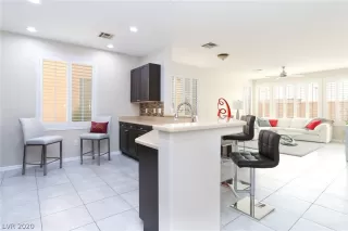 Photo #4: 2229422 Listing 