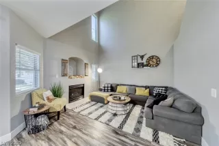 Photo #3: 2229456 Listing