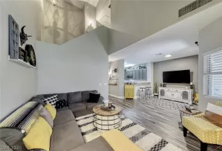 Photo #5: 2229456 Listing