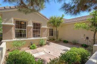 Photo #3: 2229479 Listing