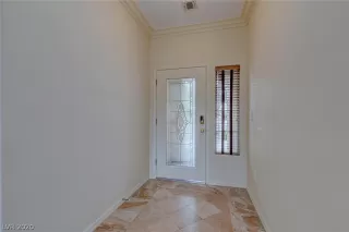 Photo #5: 2229479 Listing