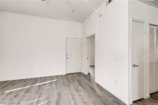 Photo #3: 2229535 Listing