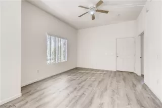 Photo #4: 2229535 Listing