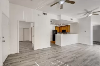 Photo #6: 2229535 Listing