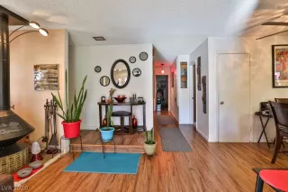 Photo #3: 2229583 Listing