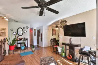 Photo #5: 2229583 Listing