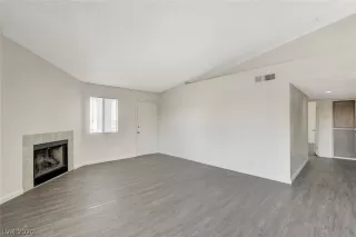 Photo #2: 2229610 Listing