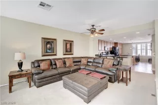 Photo #4: 2229651 Listing