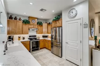 Photo #2: 2229766 Listing 