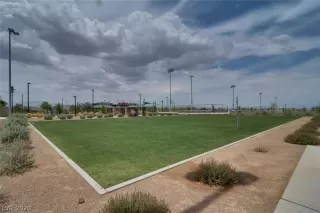 Photo #6: 2229783 Listing