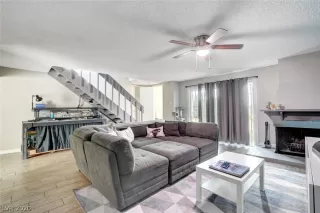 Photo #3: 2229860 Listing