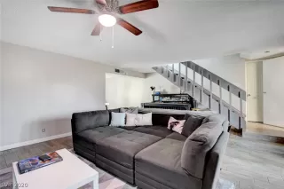 Photo #4: 2229860 Listing