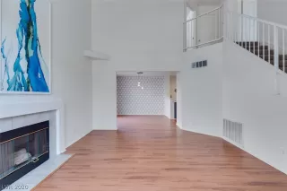 Photo #5: 2229909 Listing 