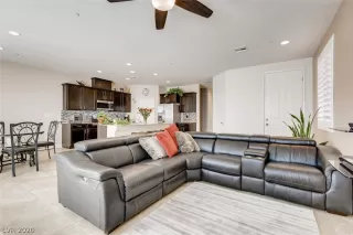 Photo #4: 2229918 Listing 