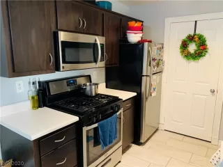 Photo #5: 2229934 Listing