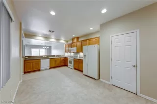 Photo #5: 2229944 Listing 