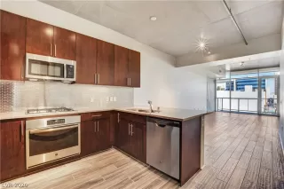 Photo #1: 2229974 Listing