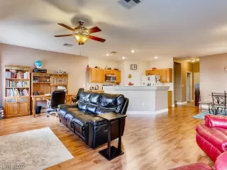 Photo #2: 2230025 Listing