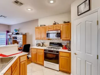 Photo #5: 2230025 Listing