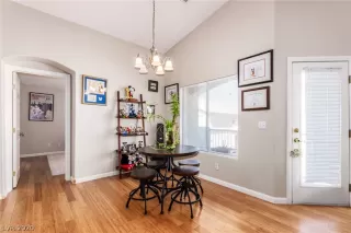 Photo #2: 2230057 Listing