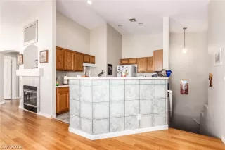 Photo #3: 2230057 Listing