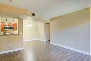 Photo #3: 2230109 Listing