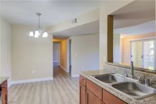 Photo #4: 2230109 Listing