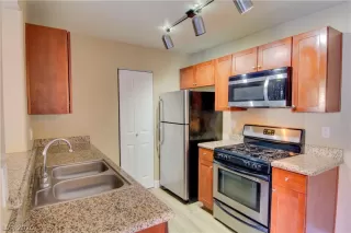 Photo #6: 2230109 Listing