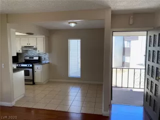 Photo #5: 2230114 Listing