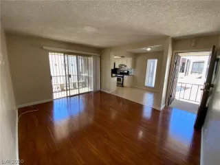 Photo #6: 2230114 Listing